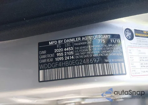 2014 Mercedes-Benz C 250 Luxury/Sport z USA, uszkodzony, nr VIN WDDGF4HB0EG248697